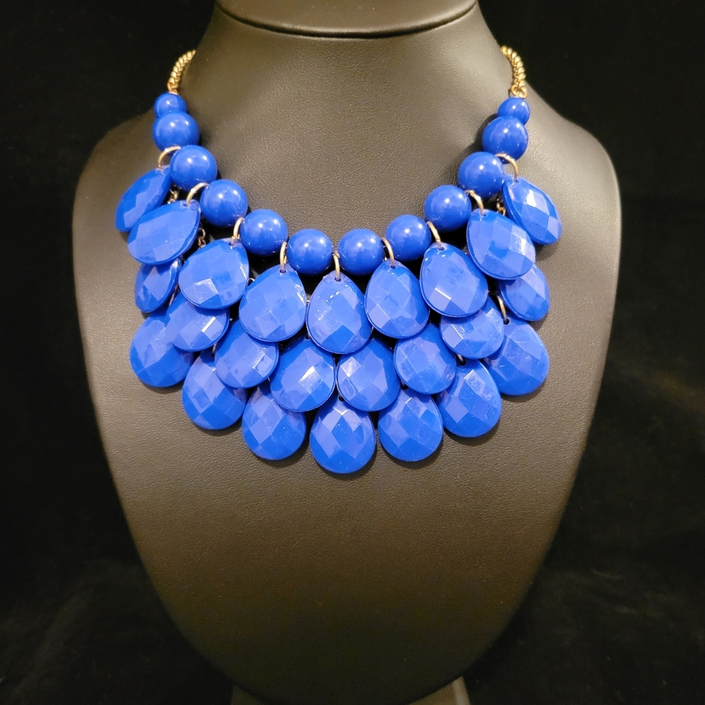 Estate Vibrant Blue Faceted Lucite Beaded Statement Necklace